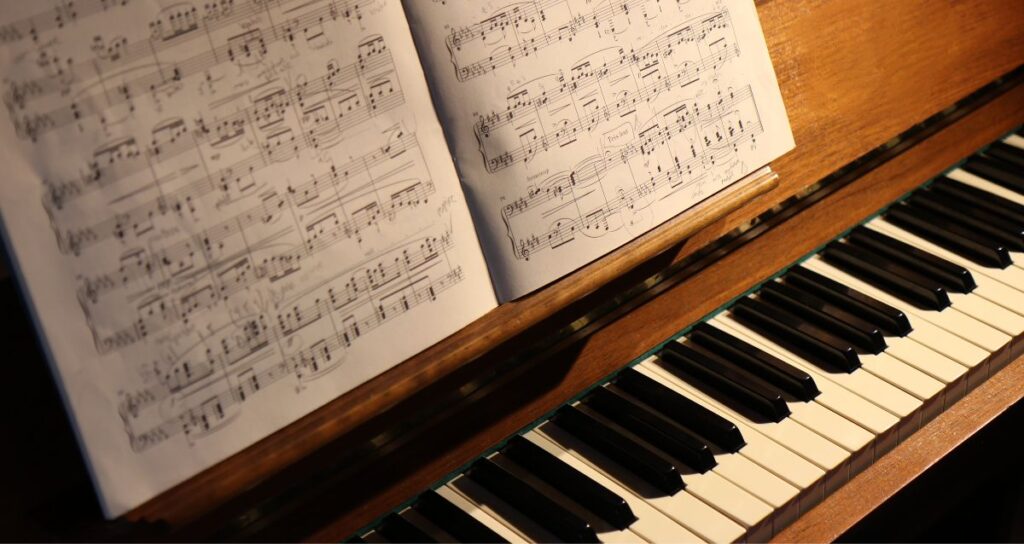 Image-of-a-grand-piano-with-a-music-score-on-it